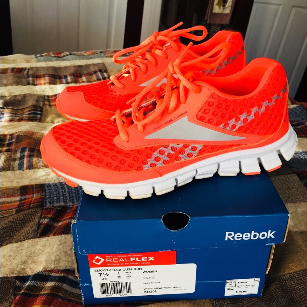 Reebok Smooth Flex Cushrun sneakers.